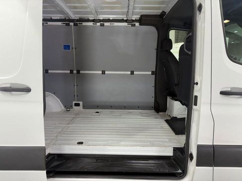 Used 2023 Mercedes-Benz Sprinter 1500 image 23
