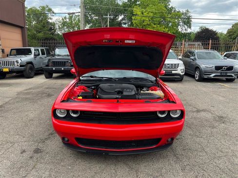 Used 2018 Dodge Challenger SXT w/ Blacktop Package RWD image 11