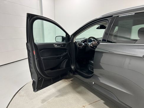Used 2020 Ford Edge SEL w/ Cold Weather Package AWD/4WD image 23