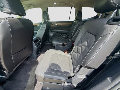 Certified 2024 Volkswagen Atlas SE w/ Panoramic Sunroof Package FWD image 23