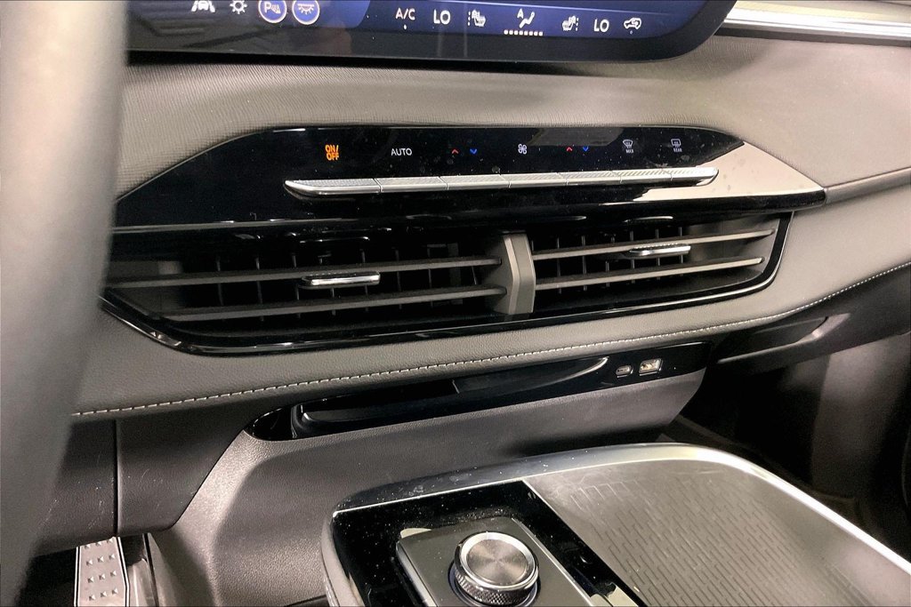 Certified 2025 Buick Enclave Sport Touring w/ Power Package FWD image 14