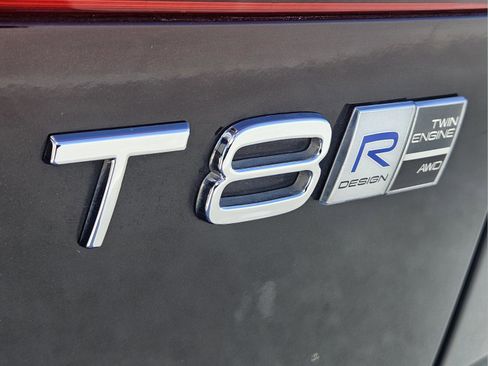 Used 2019 Volvo XC60 T8 R-Design w/ Advanced Package image 13
