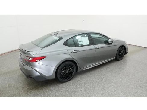 New 2026 Toyota Camry SE image 9