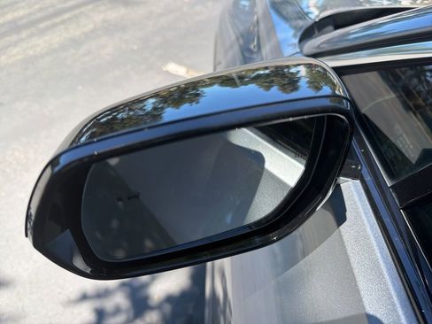 Used 2024 Cadillac Lyriq Luxury AWD/4WD image 13