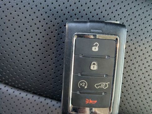 Used 2023 Jeep Grand Cherokee Limited w/ Luxury Tech Group II image 27