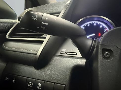 Used 2019 Toyota Camry SE FWD image 20