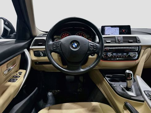 Used 2018 BMW 320i xDrive Sedan w/ Convenience Package AWD/4WD image 23