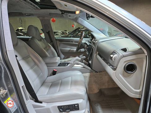 Used 2006 Porsche Cayenne Turbo S image 56
