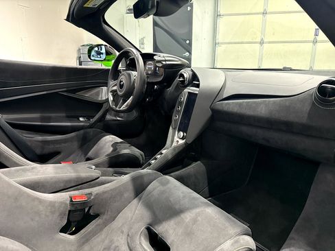 Used 2024 McLaren 750S Spider image 31