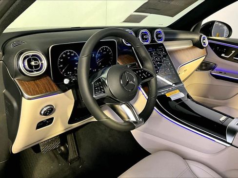 New 2026 Mercedes-Benz GLC 300 4MATIC image 9
