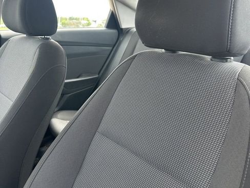 Used 2019 Hyundai Accent SE FWD image 11