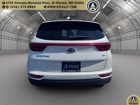 Used 2017 Kia Sportage EX w/ EX Technology Package FWD image 4
