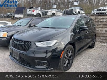 Used 2025 Chrysler Pacifica Limited