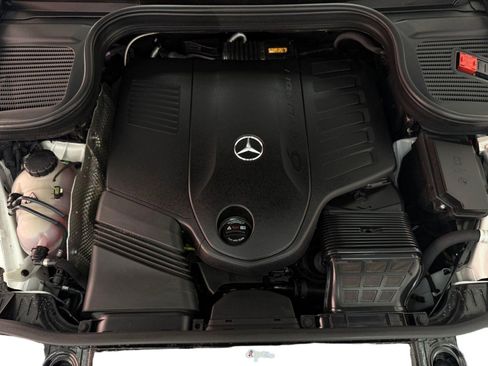 Used 2025 Mercedes-Benz GLE 450 4MATIC image 32
