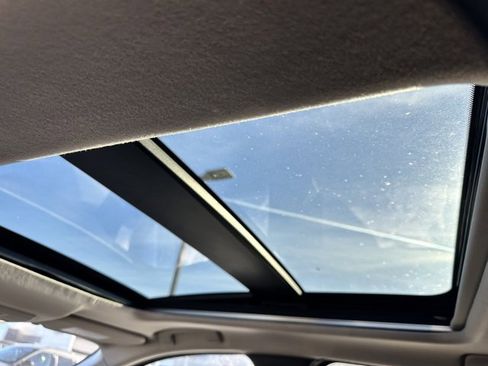 Used 2025 Nissan Kicks SR w/ SR Premium Package image 9