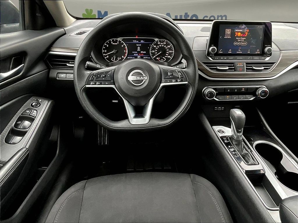Used 2024 Nissan Altima 2.5 SV FWD image 10