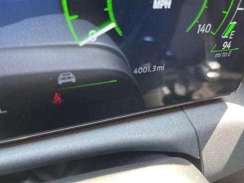 Used 2025 Ford Mustang Coupe RWD image 23