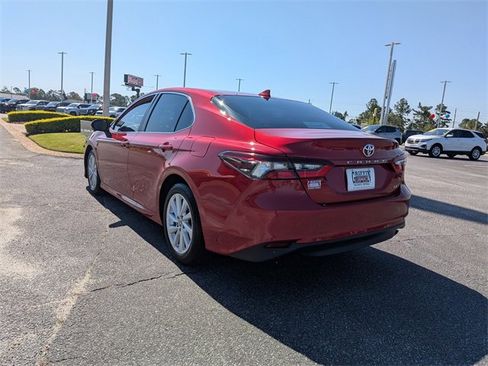 Used 2024 Toyota Camry LE image 5