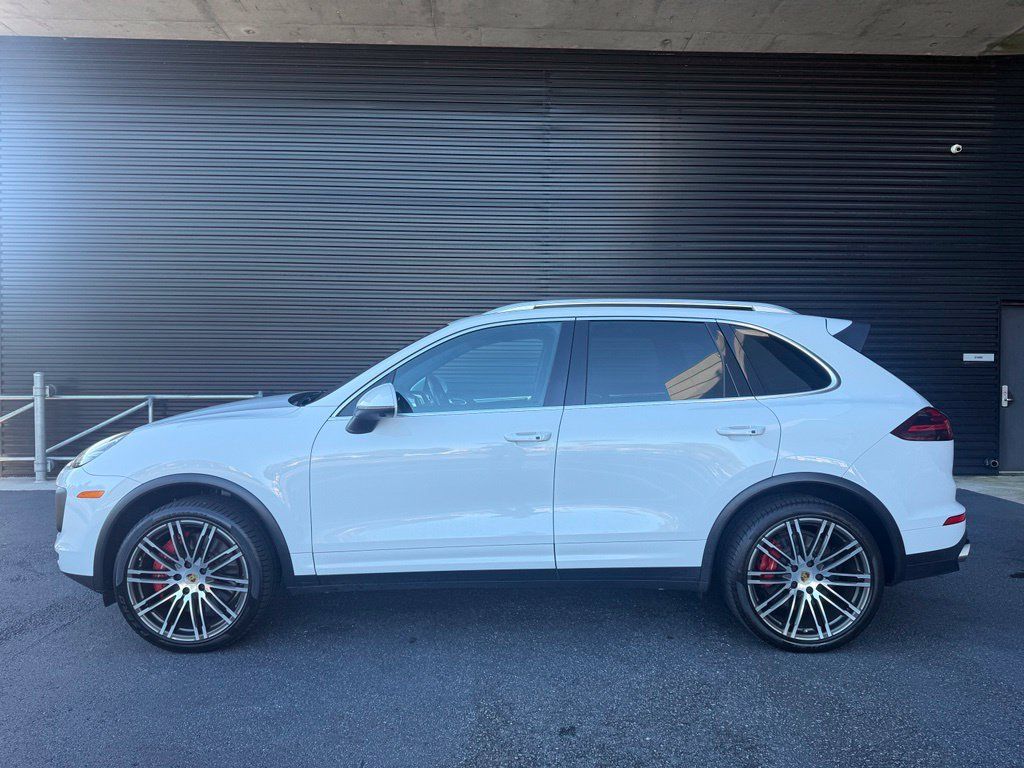 Used 2017 Porsche Cayenne Turbo AWD/4WD image 2