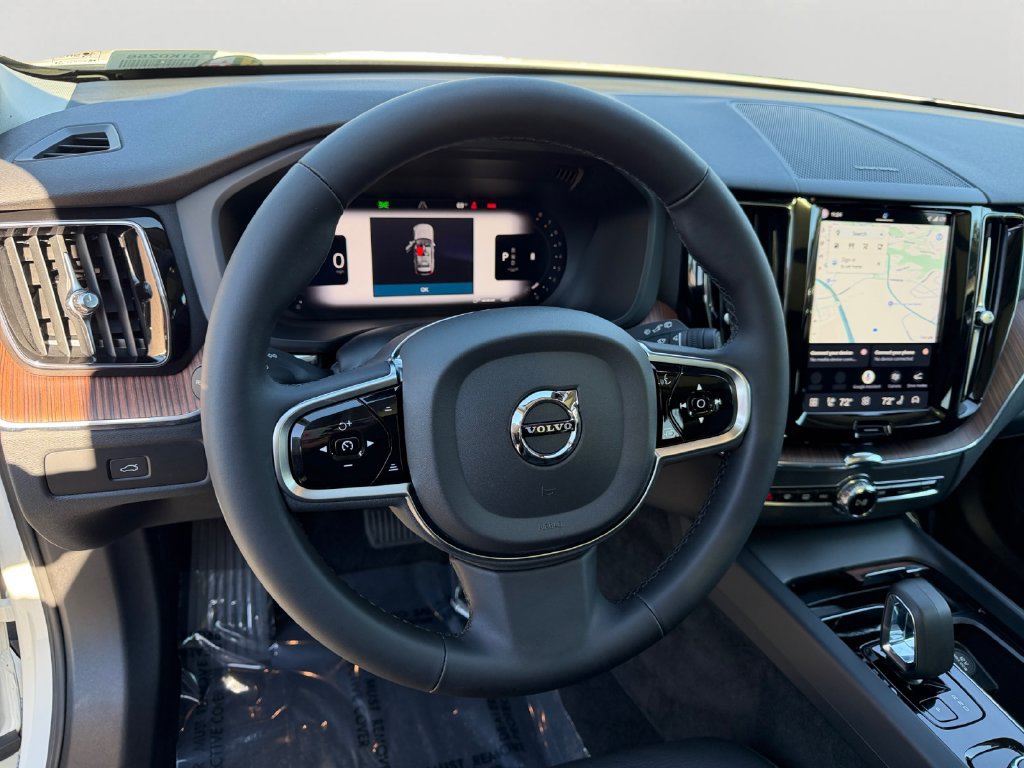 Certified 2024 Volvo XC60 B5 Plus w/ Climate Package AWD/4WD image 18