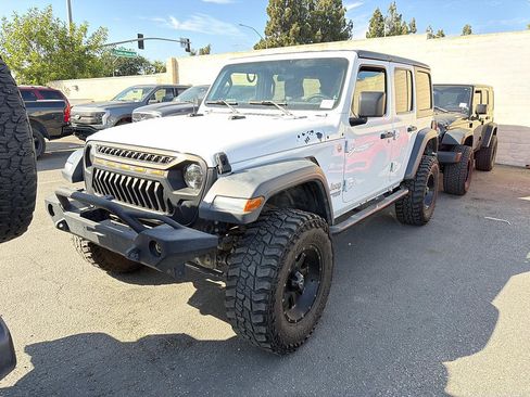 Used 2018 Jeep Wrangler Unlimited Sport S AWD/4WD image 4