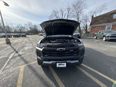 Used 2025 Chevrolet Colorado Trail Boss image 31