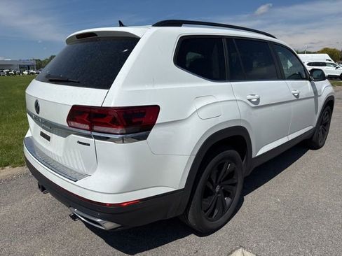 Used 2023 Volkswagen Atlas SE w/ Panoramic Sunroof Package AWD/4WD image 4