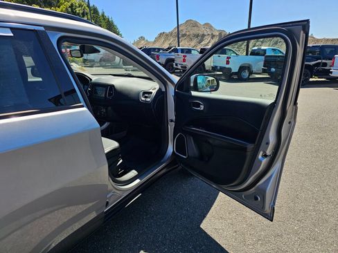 Used 2020 Jeep Compass Latitude FWD image 26