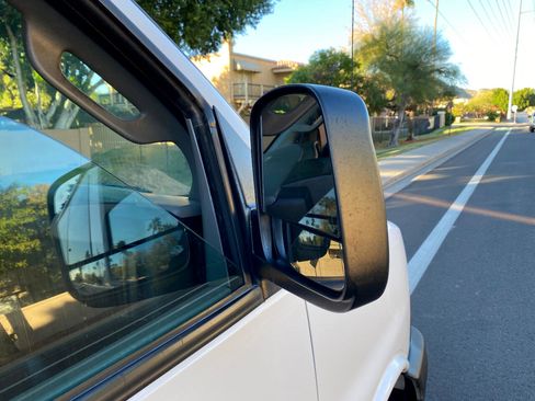 Used 2017 Chevrolet Express 2500 LS image 10