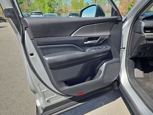 Used 2025 Toyota Grand Highlander AWD image 13