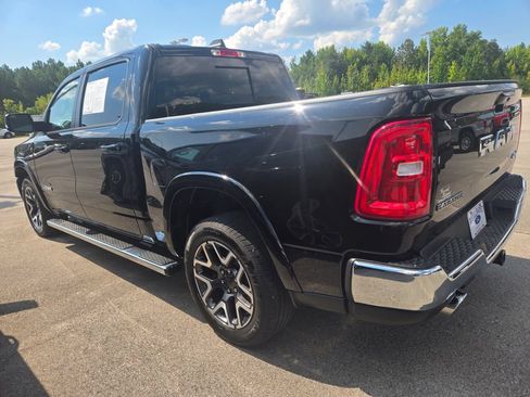 Used 2025 RAM 1500 Laramie AWD/4WD image 3