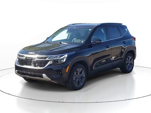 Used 2024 Kia Seltos S AWD/4WD image 2