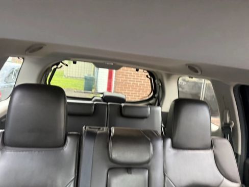 Used 2012 Nissan Pathfinder LE AWD/4WD image 17