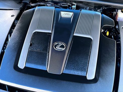 Used 2018 Lexus LS 500 w/ Interior Upgrade Package RWD image 33