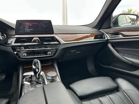 Used 2018 BMW 530i xDrive image 16