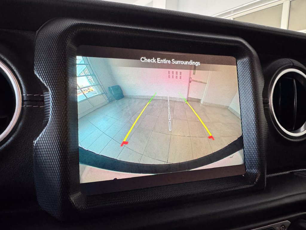 Used 2020 Jeep Wrangler Unlimited Sahara AWD/4WD image 19