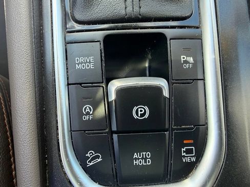 Used 2020 Hyundai Santa Fe Limited AWD/4WD image 39
