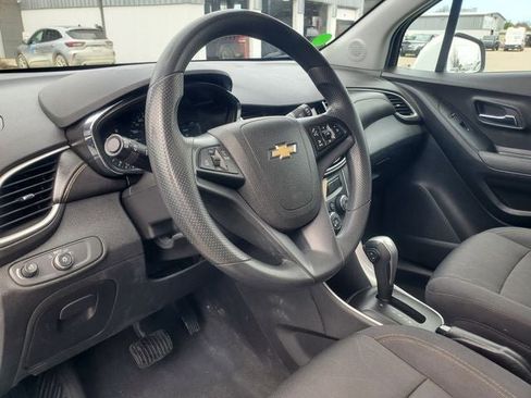 Used 2018 Chevrolet Trax LT FWD image 10