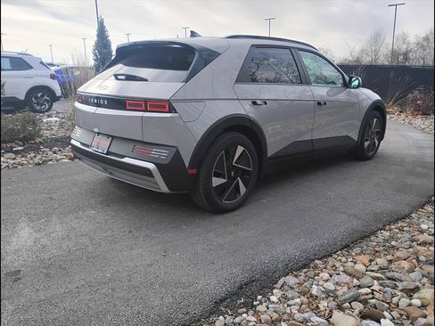 New 2025 Hyundai Ioniq 5 SEL image 4