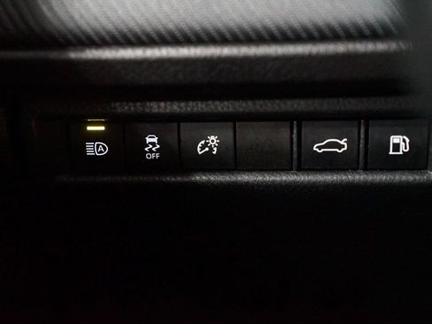 Used 2025 Toyota Camry SE FWD image 25