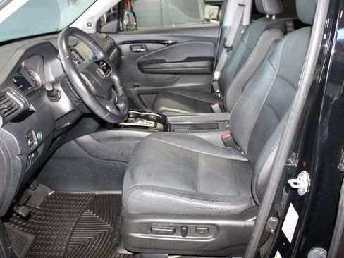 Used 2021 Honda Pilot Touring image 10