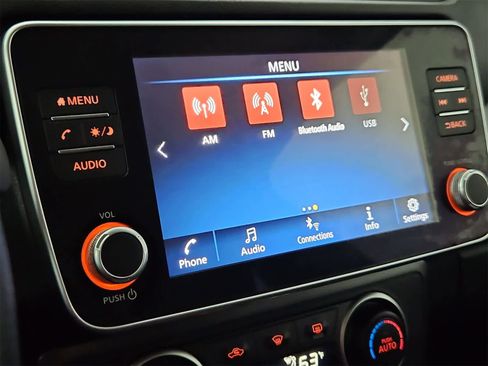 Used 2022 Nissan Leaf S image 28