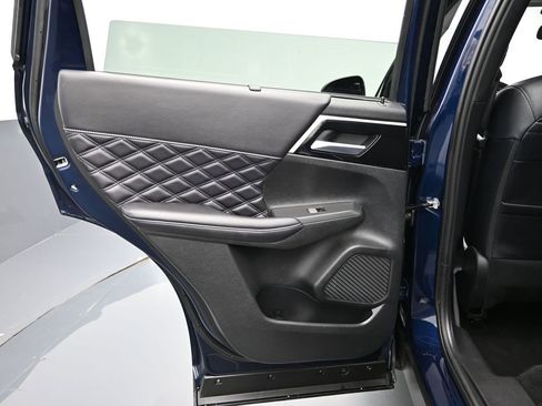 Used 2024 Mitsubishi Outlander SEL image 35