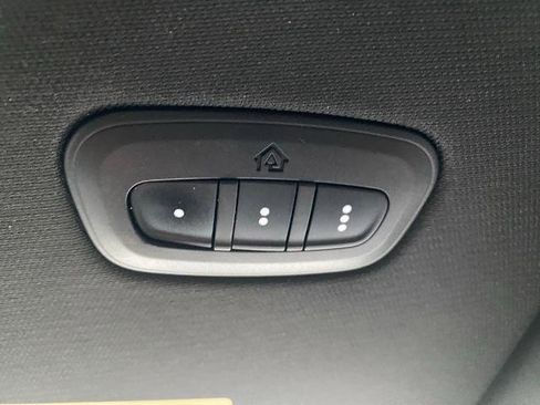 Used 2019 RAM 1500 Laramie image 26