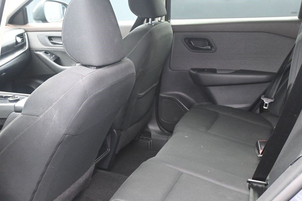 Used 2023 Nissan Rogue S AWD/4WD image 18