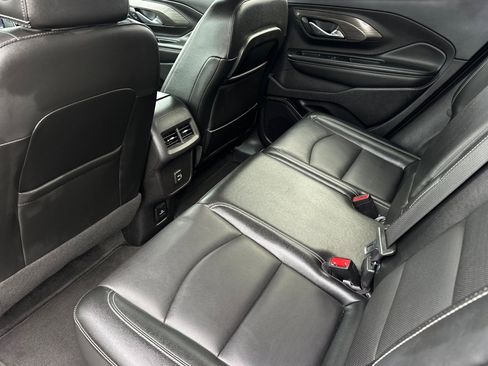 Used 2024 GMC Terrain SLT image 14