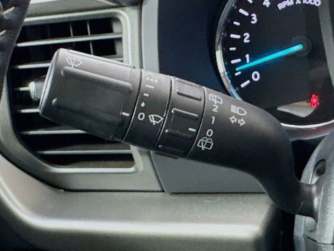 Used 2023 Ford Expedition Max XLT image 12