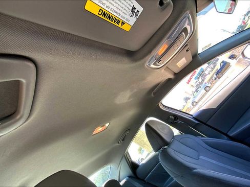 Used 2024 Hyundai Elantra SE image 12