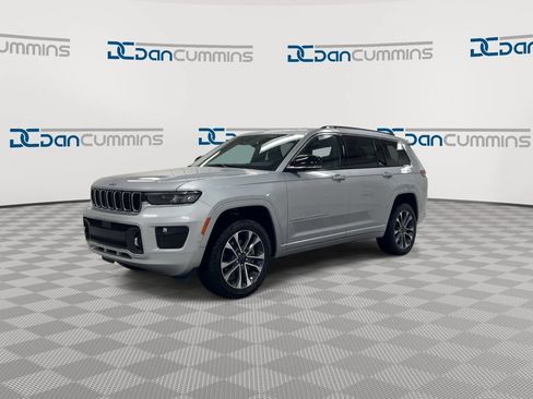 Used 2023 Jeep Grand Cherokee L Overland w/ Luxury Tech Group IV AWD/4WD image 4