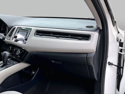Certified 2021 Honda HR-V LX image 18